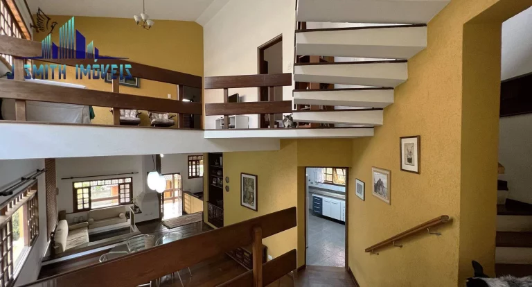Imagem CASA 324m² NA GRANJA VIANA. ABAIXO DO CUSTO PRA REFORMAR - OPORTUNIDADE!!