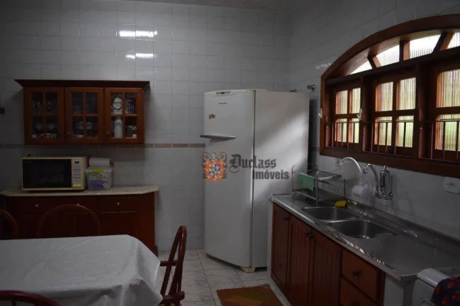 Imagem Casa com 3 dormitórios à venda, 292 m² por R$ 1.500.000 - Vila Inglesa - Campos do Jordão/SP