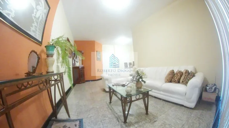 Imagem Imperdível Apartamento à Venda em Icaraí, Niterói-RJ: 3 Quartos, 1 Suíte, 1 Sala, 3 Banheiros, 1 Vaga de Garagem, 161m² de Área.