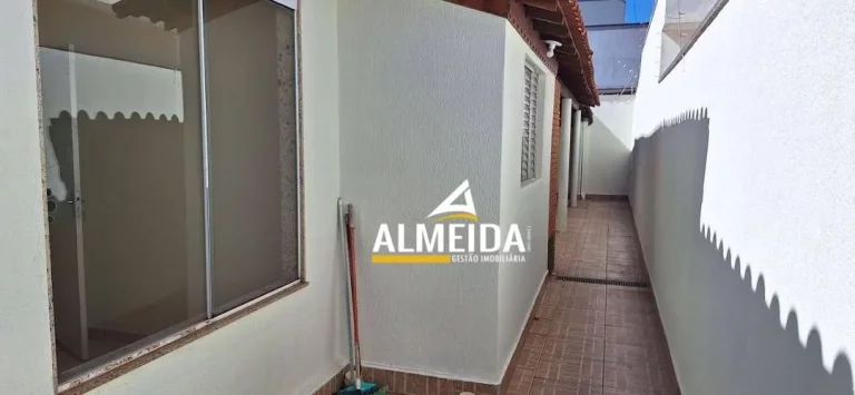 Imagem Casa com 3 dormitórios à venda por R$ 400.000,00 - Estádio - Rio Claro/SP