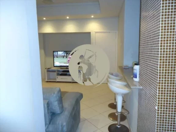 Imagem APARTAMENTO DE 1 DORMITÓRIO GRANDE DE FRENTE PARA O MAR COM SACADA E REFORMADO