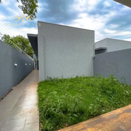 Imagem Casa à Venda: 3 quartos, 1 suíte, 2 salas, 1 vaga de garagem - Região Central de Foz do Iguaçu - 105m²