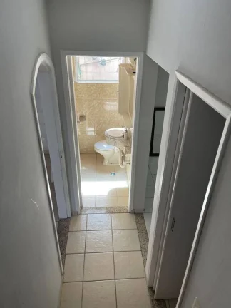 Imagem Sobrado com 270 m² 4 Dormitorios sendo 2 Suietes e 3 vagas de Garagens