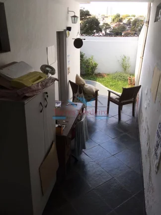 Imagem Casa térrea linda com 3 dormitórios + 2 banheiros - Jd. Monte Alegre