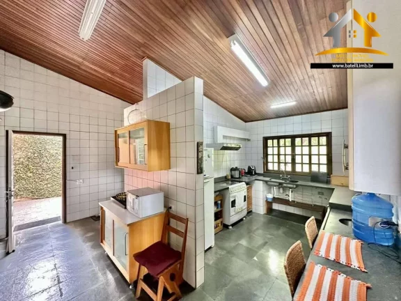 Imagem Casa à venda localizada no miolo da Granja Viana, em Cotia - SP | Batelli Imóveis