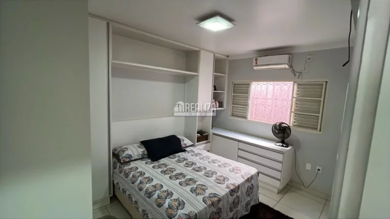 Imagem Casa padrão com 3 dormitórios e piscina climatizada no Parque das Américas