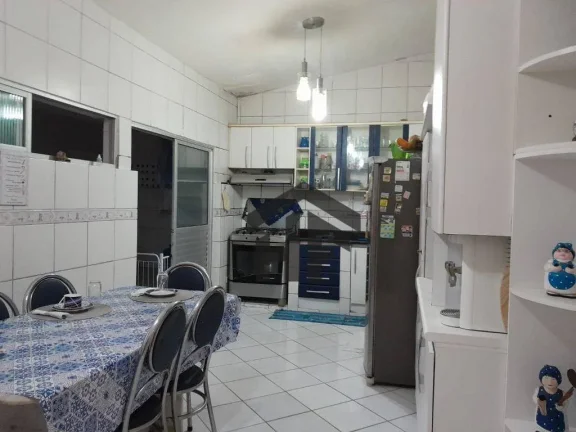 Imagem Casa de 04 Quartos, 02 Pavimentos, localizado em Candeias, Jaboatão dos Guararapes - Pernambuco.