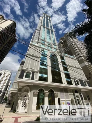 Imagem Apartamento 4 ou + dormitórios para Venda em Balneário Camboriú / SC no bairro Centro