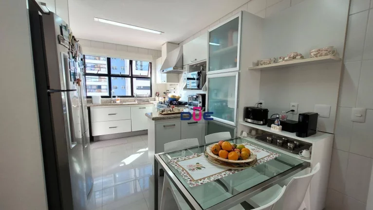 Imagem Apartamento com 3 dormitórios à venda, 180 m² por R$ 1.850.000 - Gonzaga - Santos/SP