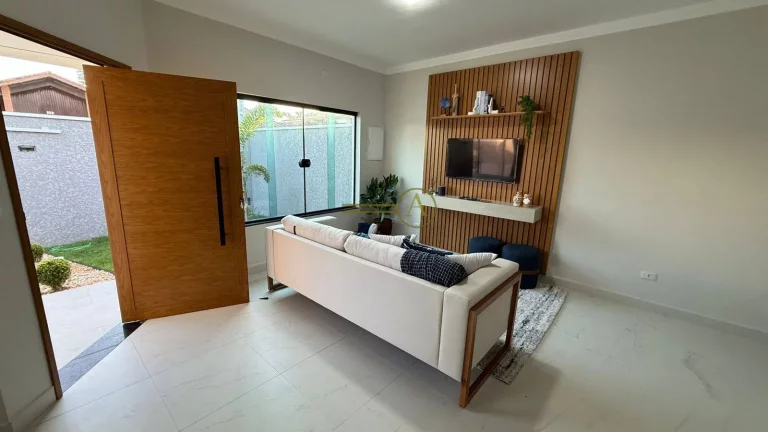 Imagem SOMENTE 200 METROS DA PRAIA - Casa térrea á venda com linda decoração e mar
