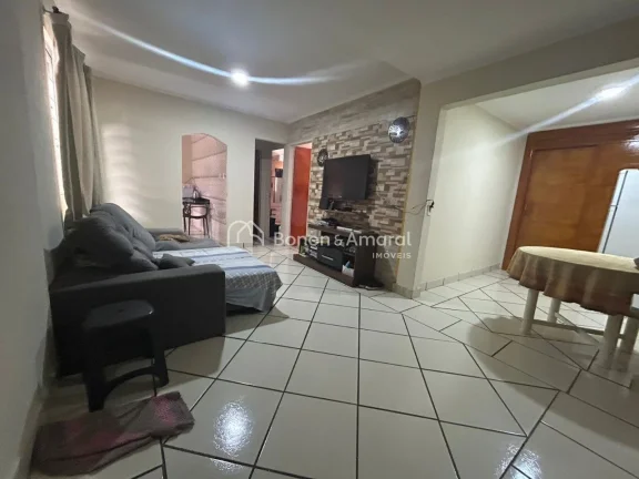 Imagem Excelente casa à venda no bairro Monte Alegre, com localização privilegiada, próxima a escolas, ...