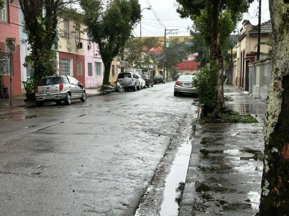 Casa sobrado a venda em Santos próximo Av. Afonso Pena