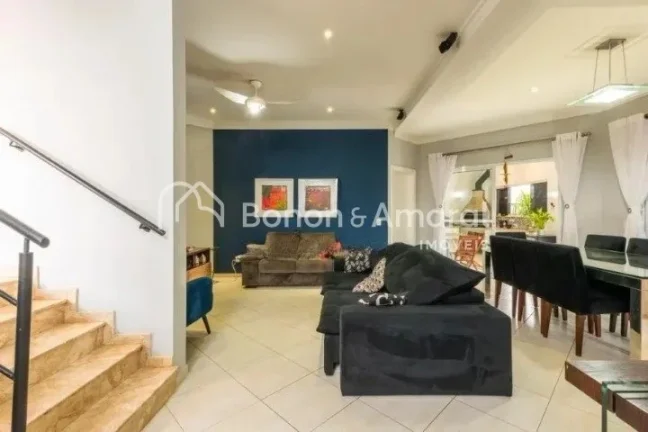 Imagem Maravilhosa casa com 360m² posicionada em um terreno com 370m². Completa e perfeita para acomodar ...
