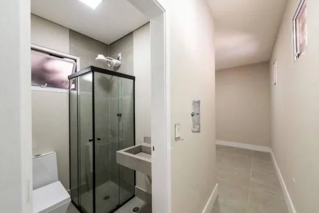 Imagem Vende-se casa reformada com 405 metros quadrados e 4 suítes no Alto de Pinheiros Casa com 405m² de...