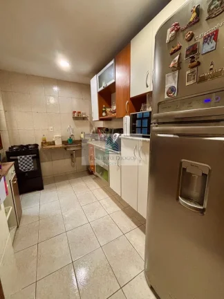 Imagem Casa em Condomínio de Luxo à Venda em Curicica, Rio de Janeiro-RJ: 2 Quartos, 2 Suítes, 1 Sala, 3 Banheiros, 1 Vaga de Garagem, 77m².
