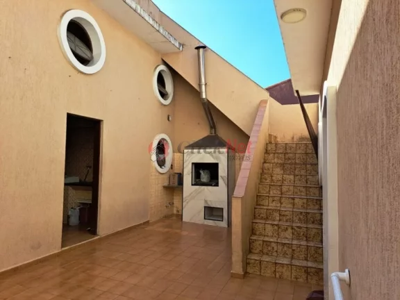 Imagem Sobrado espaçoso bem localizadoà venda no bairro Assunção, São Bernardo do Campo, com 3 dormitórios, sendo 1 suíte, 5 vagas, 246 m².