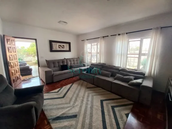 Imagem Excelente Casa à Venda no Coliseu em Londrina - 3 dormitórios - 2 suítes - Edícula com churrasqueira - R$920.000,00