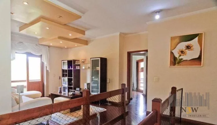 Imagem Casa à venda no City América São Paulo SP com 5 suítes, 8 banheiros e amplo quintal.