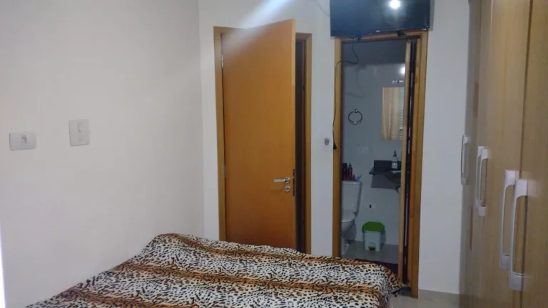 Imagem APARTAMETENTO TIPO FUNDO COM AREA DE SERVÇO E VARANDA
