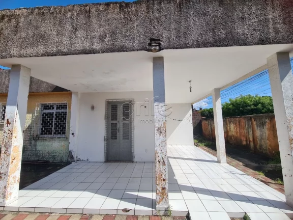Imagem Excelente casa de esquina, bem ventilada, em ótima localização no Rodolfo Teófilo próximo ao Co...