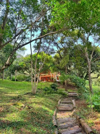 Imagem Sítio ecológico à venda em Atibaia – 85.458 m² com nascentes, lago, grutas