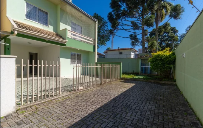 Sobrado de 3 quartos no bairro Campo Comprido