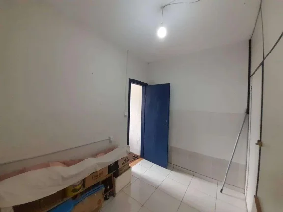 Imagem Casa à venda em Barbacena, Centro, com 2 quartos, 140m2