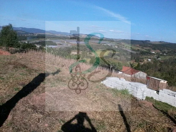 Imagem Venda de terreno, Atibaia. Terreno com 1506 m² com alambrado e portão em área de chácaras. Possui energia.