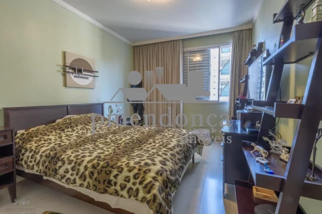 Imagem Apartamento na Rua São Vicente de Paula com 3 quartos e 1 vaga, 153m2