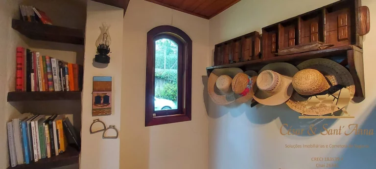 Imagem Casa a venda, com 5 dormitórios e 260m² em Campos do Jordão/SP