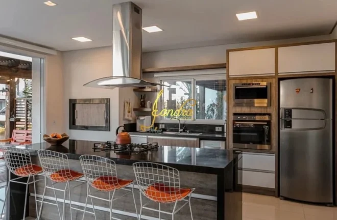 Imagem Casa no condomínio Malibu beira lago com piscina mobiliada e decorada