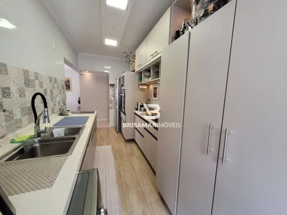 Imagem PITANGUEIRAS- CALÇADÃO , TOTALMENTE REFORMADO, MARAVILHOSO APARTAMENTO , 01 VAGA DE GARAGEM NO PRÉDIO.