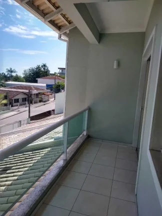 Imagem Geminado com 3 dormitórios sendo 1 suíte e 2 vagas - Floresta | Joinville/SC