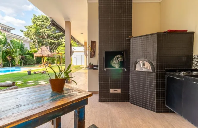 Imagem Casa em Condomínio de Luxo em Sorocaba-SP, Bairro Caguassu: 3 Quartos, 3 Suítes, 4 Salas, 5 Banheiros, 4 Vagas, 285m²!