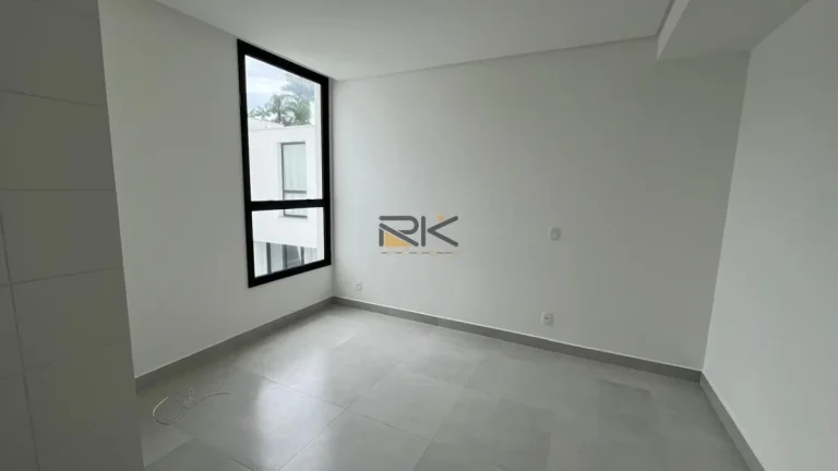 Imagem CASA EM CONDOMINIO À VENDA