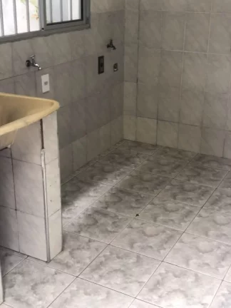 Imagem Sobrado com 4 quartos e 2 vagas de garagem, em São Miguel.