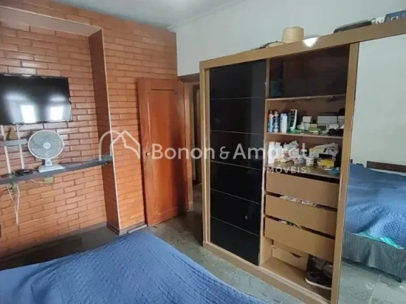 Imagem Excelente casa à venda no bairro Taquaral, a poucos minutos da Lagoa do Taquaral. A residência dis...