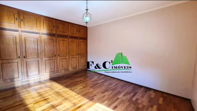 Imagem Casa para Venda em Limeira, Centro, 4 dormitórios, 2 suítes, 3 banheiros, 4 vagas