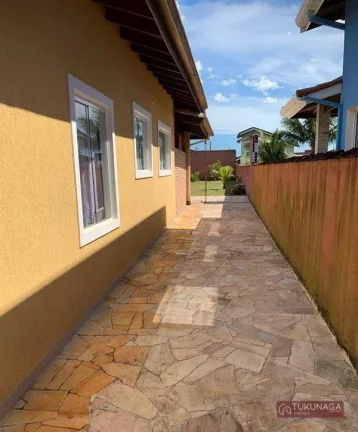Imagem Casa Térrea 3 Dormitórios e Piscina - Condomínio Fechado - Bertioga - SP .