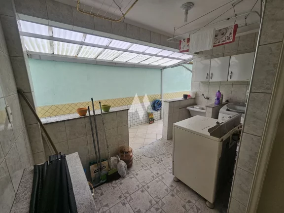 Imagem Casa Térrea no Embaré ao lado do shopping, 03 quartos e 02 vagas de garagem!