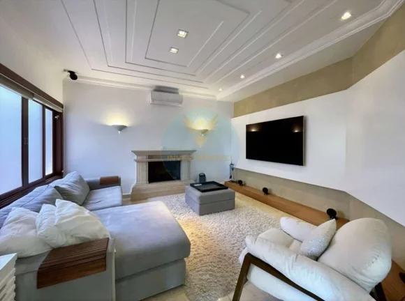 Imagem Casa em Condomínio a Venda no bairro Granja Viana - Cotia, SP