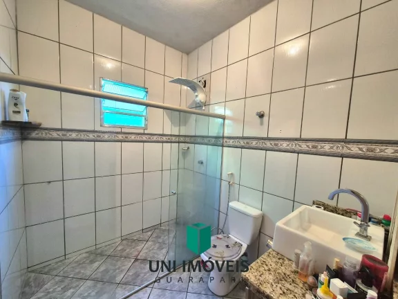 Imagem Casa de Esquina à Venda na Praia do Morro - 360m², 2 Quartos, Aceita Imóvel como Parte do pagamento!