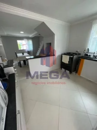 Imagem Casa Triplex com 04 quartos em condomínio fechado - Bairro Interlagos. OPORTUNIDADE!