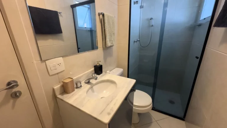 Imagem Apartamento pé na areia à venda em Riviera de São Lourenço Módulo 07: 2 vagas, 2 dormitórios, 1 suíte, 68m² - Varanda gourmet
