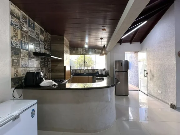 Imagem Sobrado em Rua Comercial Excelente Oportunidade!