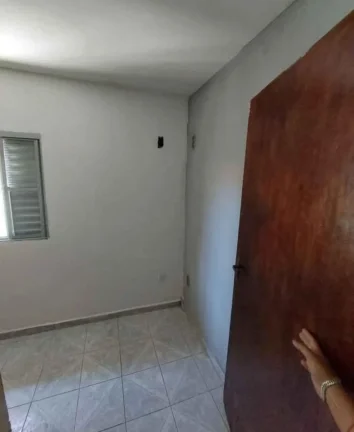 Imagem Imperdível casa para venda em Sorocaba-SP, bairro Jardim Santo André! 2 quartos, 1 sala, 1 banheiro, 2 vagas de garagem, 70m².
