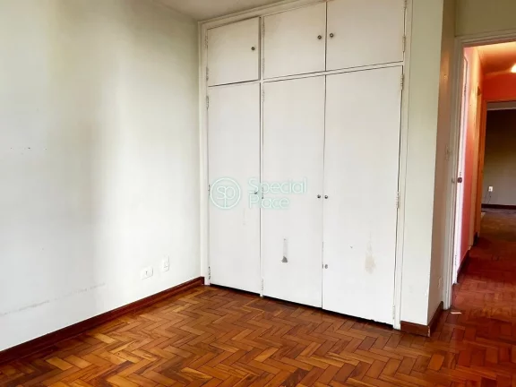 Imagem Ótimo apartamento com 109m² em Moema Pássaros Living amplo com janelões, o terceiro dormitório ...