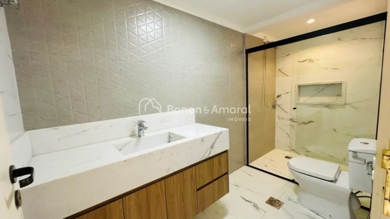 Imagem Em uma das ruas mais desejadas do Cambuí, este apartamento único oferece o privilégio de ocupar u...
