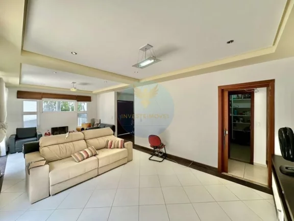 Imagem Casa em Condomínio a Venda no bairro Golf Gardens - Carapicuíba, SP