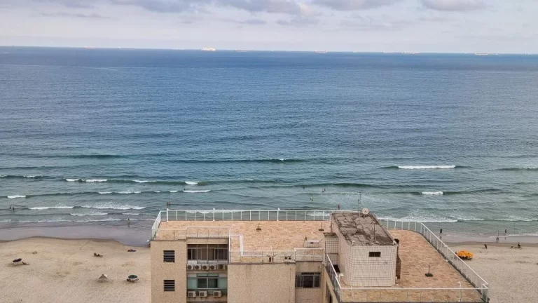 Imagem PITANGUEIRAS- COBERTURA PENTHOUSA COM MARAVILHOSA VISTA , LAZER E 02 VAGAS .